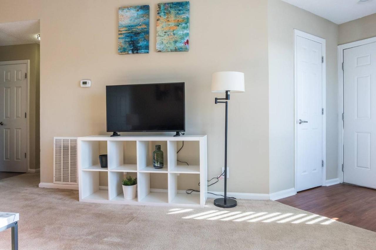 Colorful + Spacious 2Br | Near Spectrum + Stadium Charlotte Exterior foto